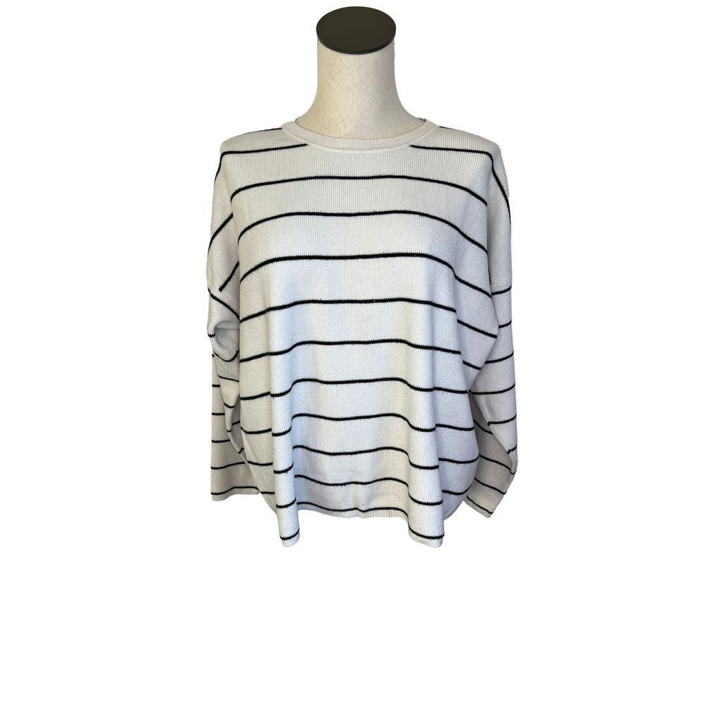 Apt 9 crew neck long sleeve white with black stripes sweater Size XXL